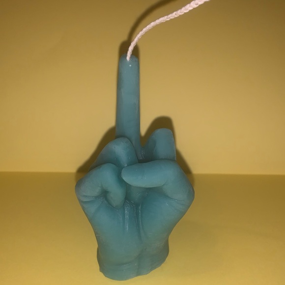 Middle Finger Candle 🕯🖕🏼 - Picture 5 of 10